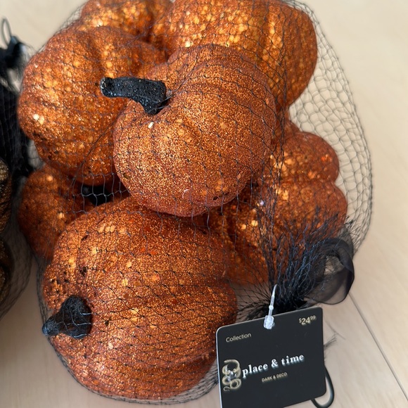 Glittered Halloween 🎃 pumpkins 24   Perfect for bewitching decor - Picture 3 of 4